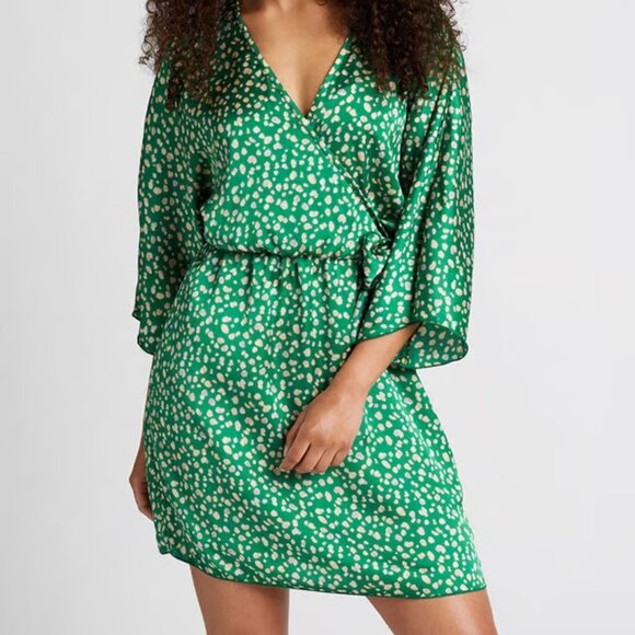Modcloth Dresses & Skirts - Modcloth Mini Wrap Dress Size Large 3/4 Sleeves w/ Beige Spots in Emerald